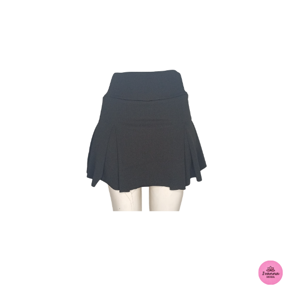 Falda Corta con Pliegues